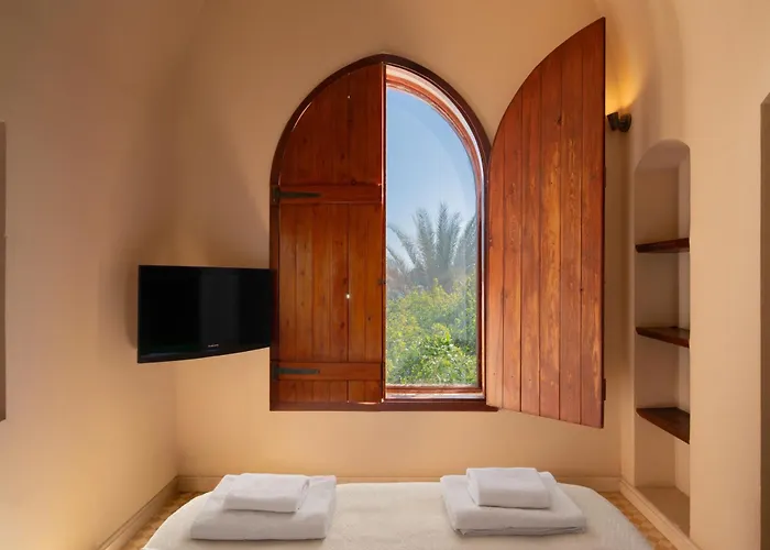 Beit El Mona Sanctuary - Sea & Boutique Front *
